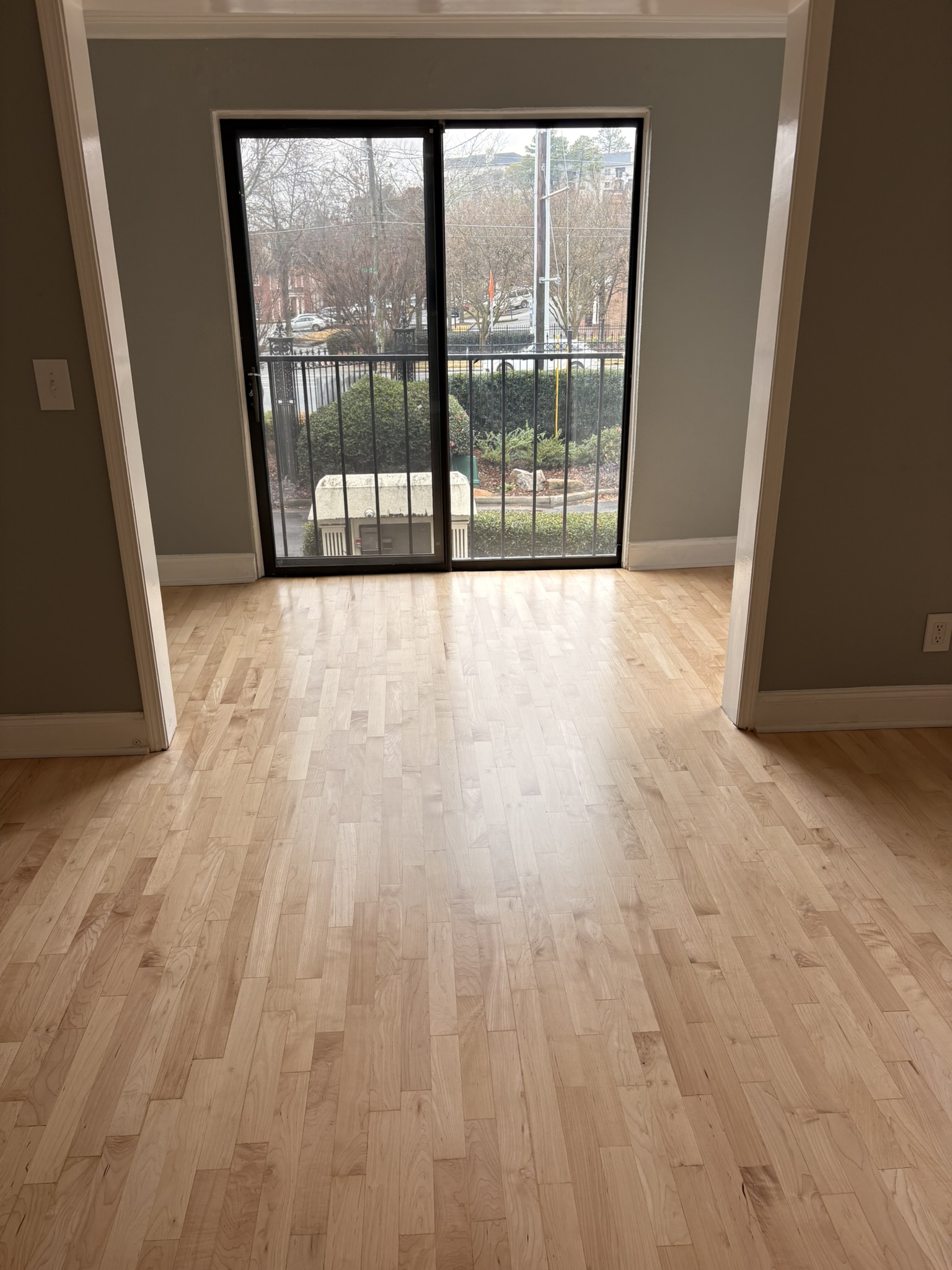 maple hardwood - natural look