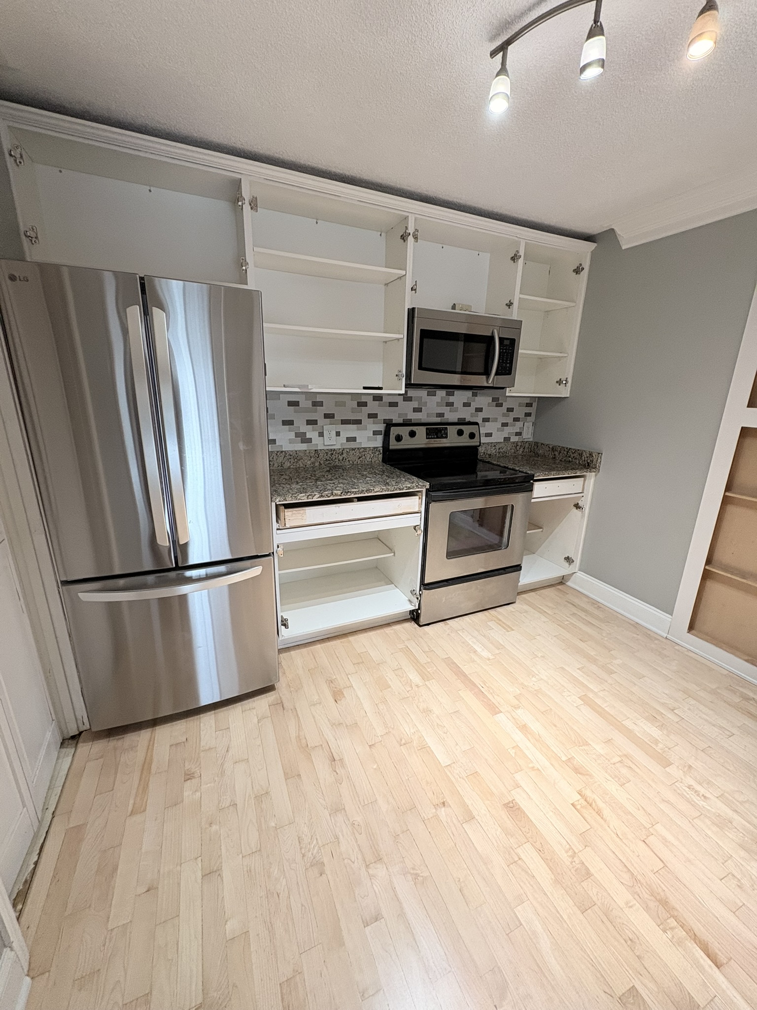 kitchen floors - maple